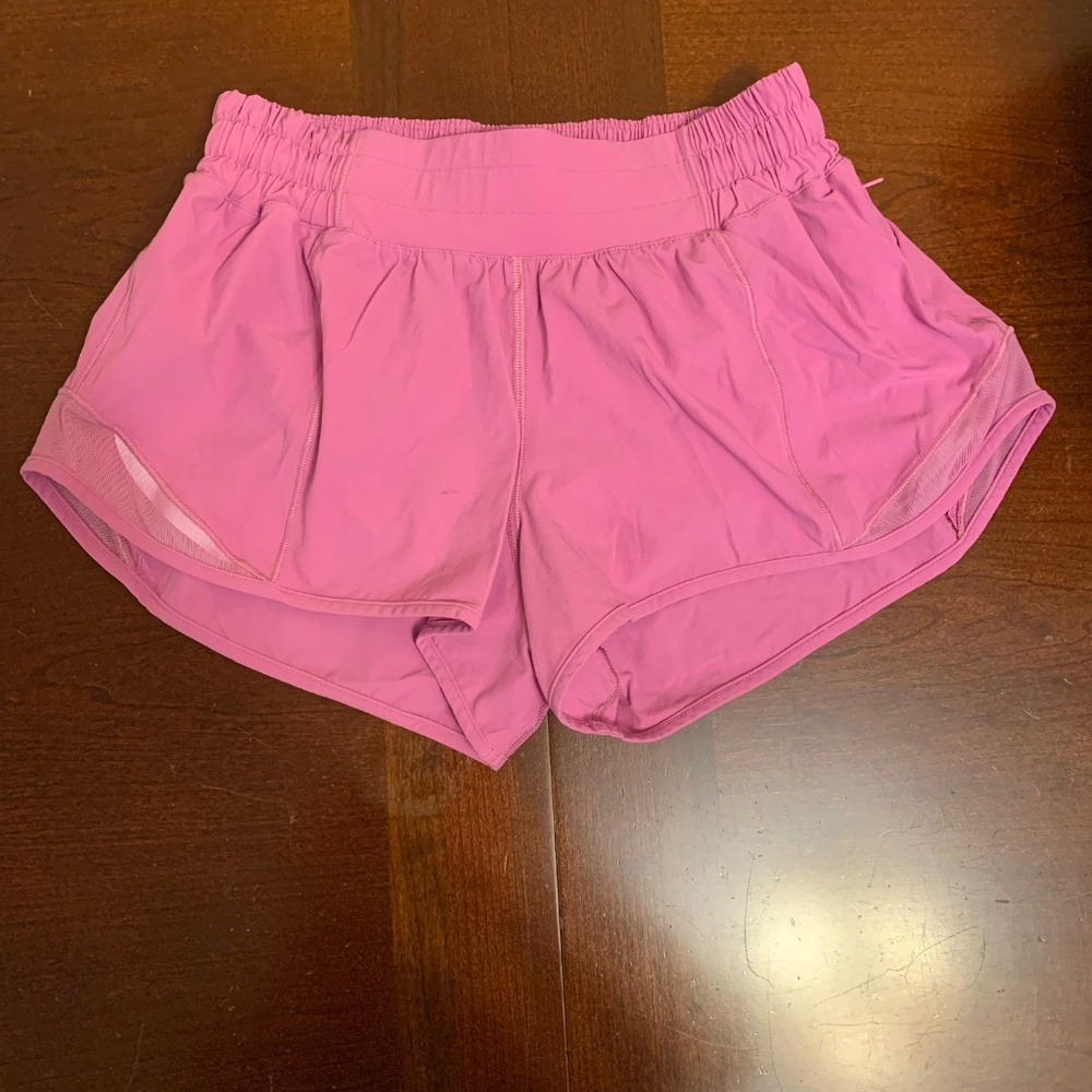 Lululemon Hotty Hot LR Short 2.5” (Size 4) Magenta Glow NWOT